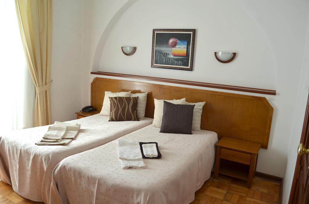 Hotel Residencia Filipe Guarda Habitación foto